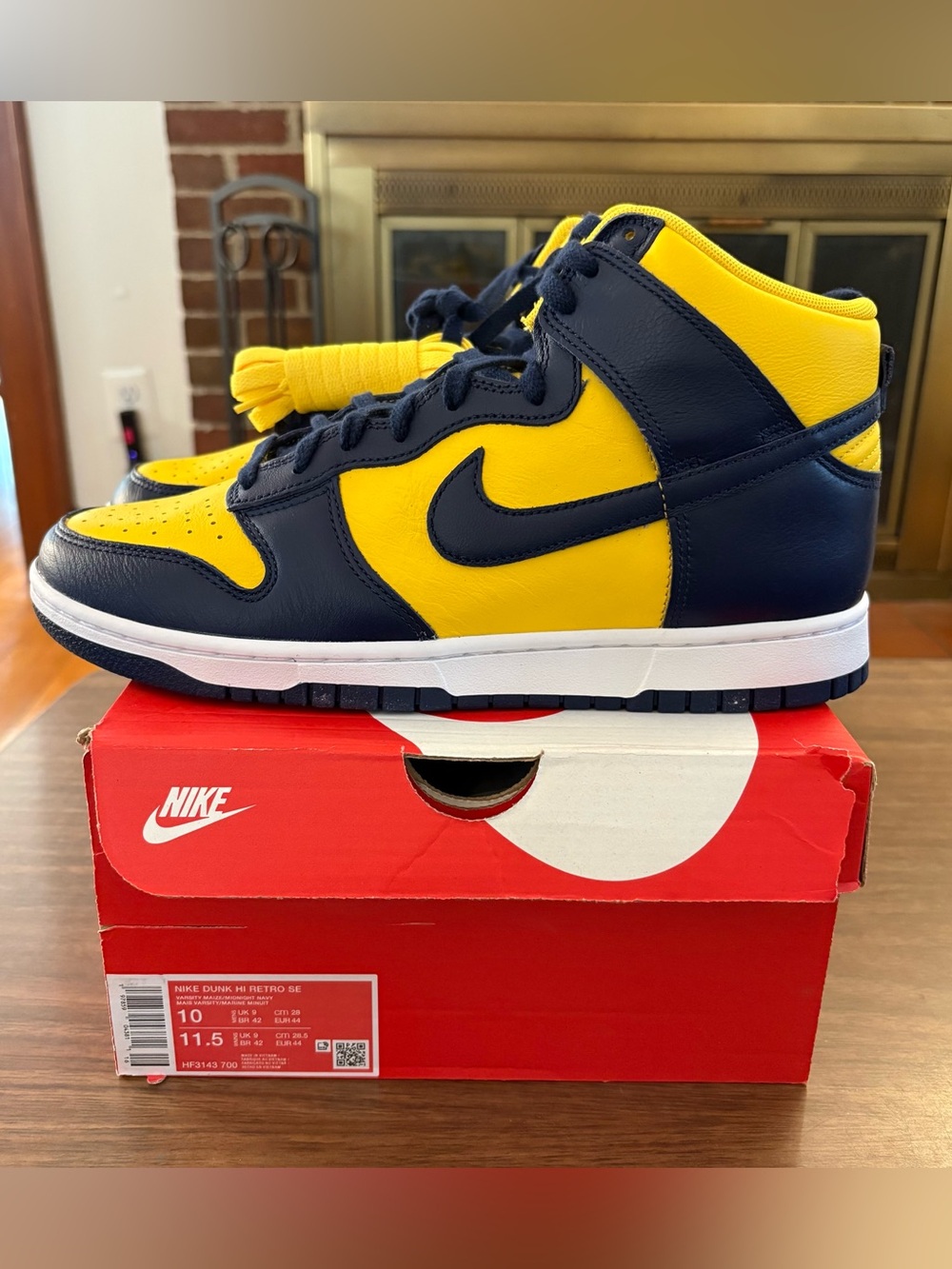 Brand new men’s Nike Dunk High Navy and Yellow!  Size 10
